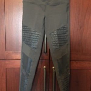 Alo Yoga Moto Legging